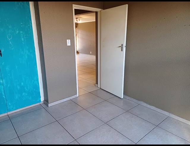 2 BEDROOM TOWNHOUSE FOR SALE IN WITFIELD